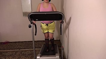 With An Anal Stopper On The Treadmill I Combine Fitness And Orgasm And Train Juicy Ass