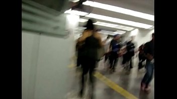 Meche Candela Camellito En El Metro Y Calles De Cdmx